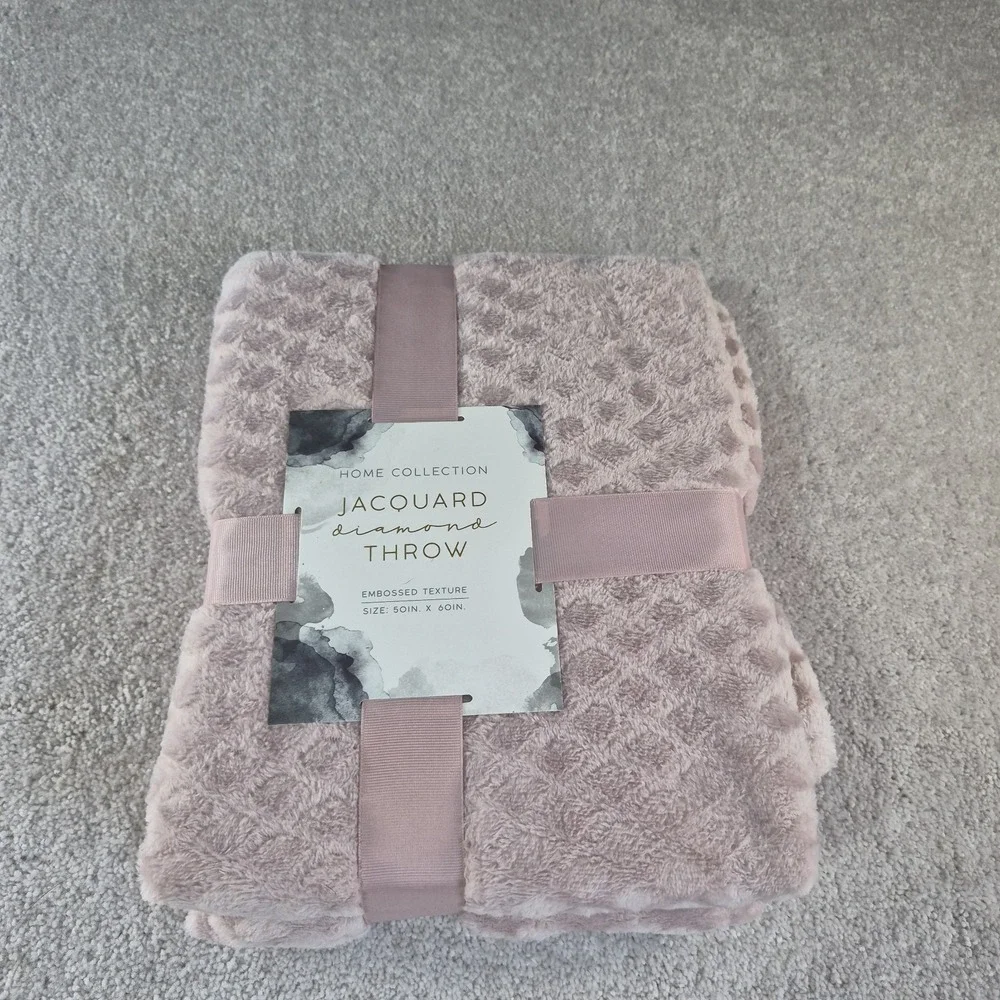 Jacquard Diamond Sherpa Throw Blanket Pink by home collection 50 x 60